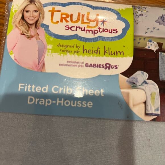 Truly Scrumptious designed by Heidi Klum Fitted Crib Sheet Light Blue 52”x28” - Picture 7 of 7